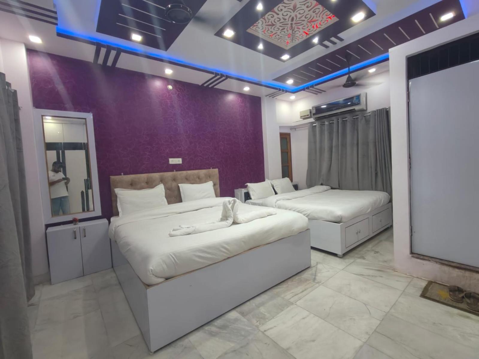 Chandra Residency - Kashi Hotel Varanasi