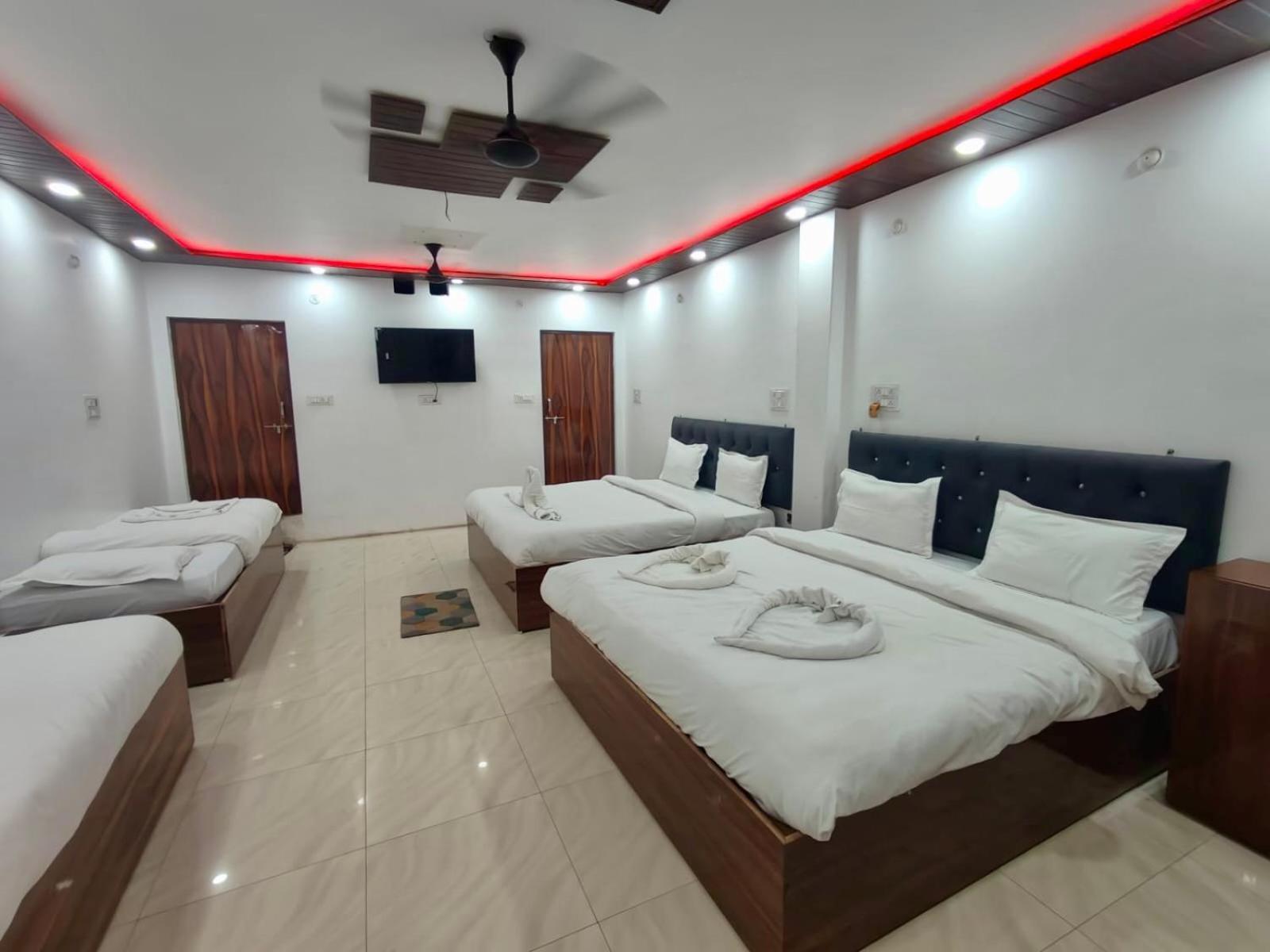 Hotel Chandra Residency - Kashi Varanasi