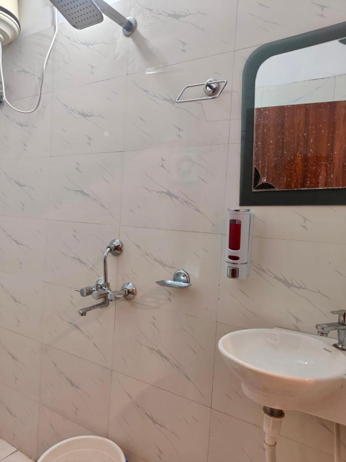 Hotel Chandra Residency - Kashi